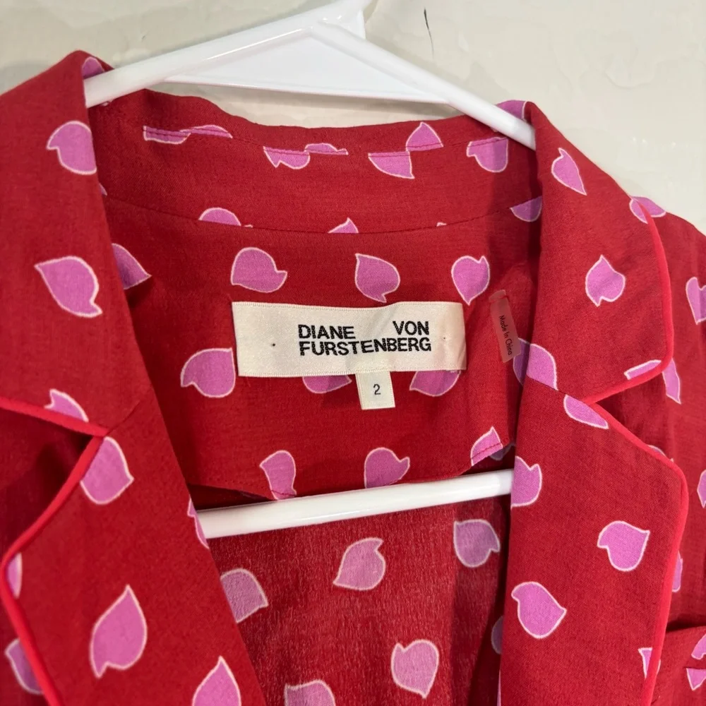 Diane Von Furstenberg Size 2 Candra Wrap Romper Short Sleeve Red Pink Polka Dot - Picture 3 of 10